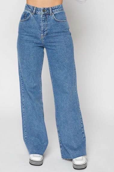 Q. Cllutes Pull bear cắt lai
