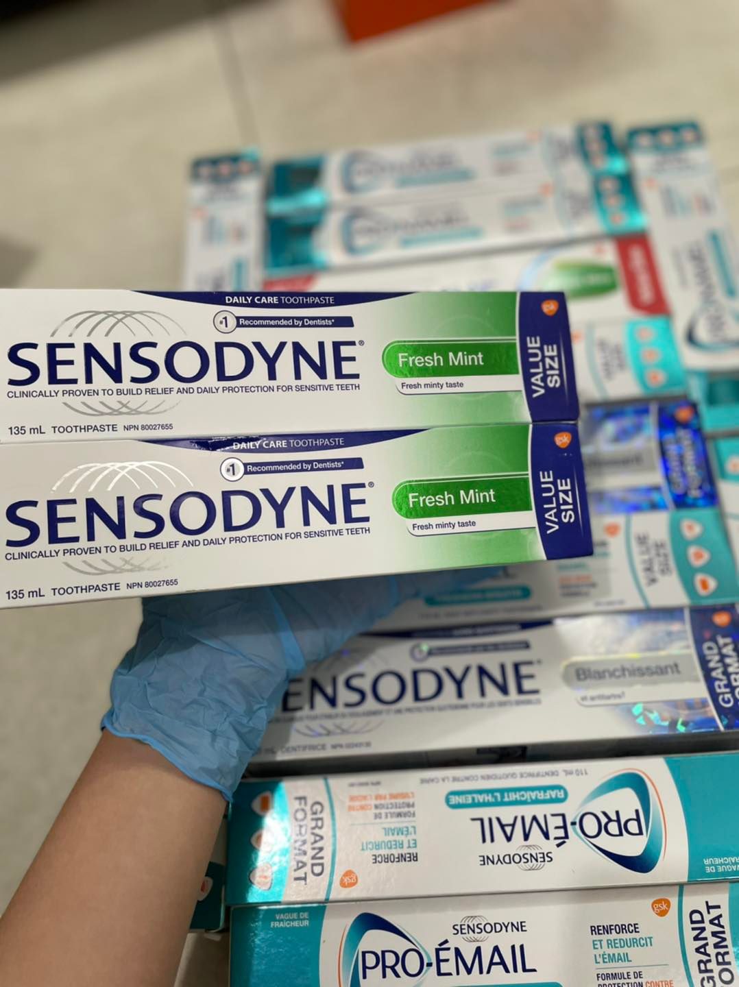 Kem đánh răng Sensodyne Canada tuýp big size