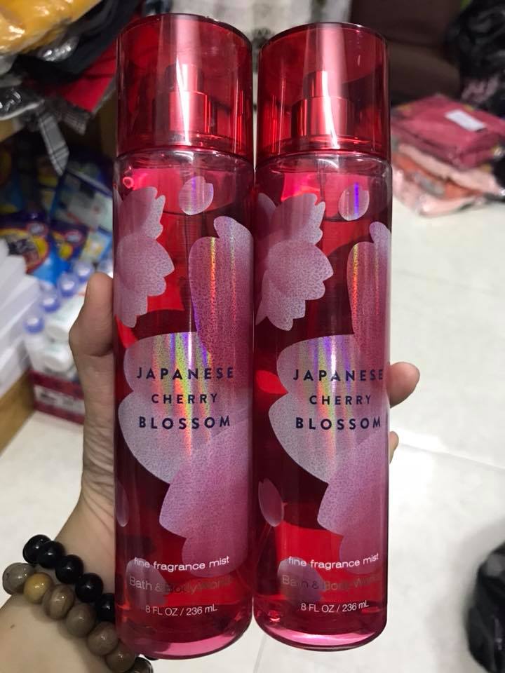 Nứơc hoa toàn thân BATH & BODY WORKS JAPANESE CHERRY BLOSSOM MIST 236ML 