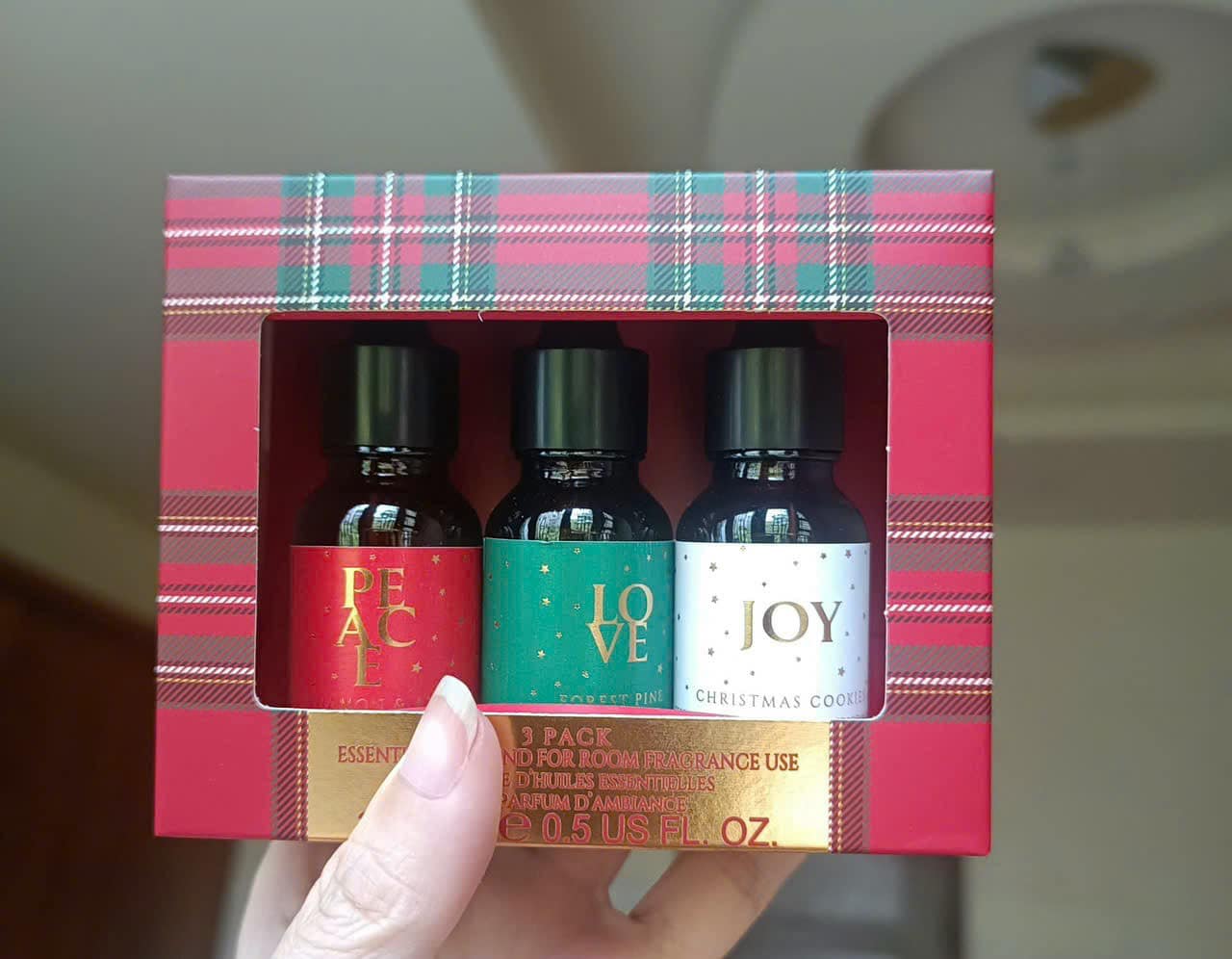 Set 3 tinh dầu Christmas 2024 của hãng Primark