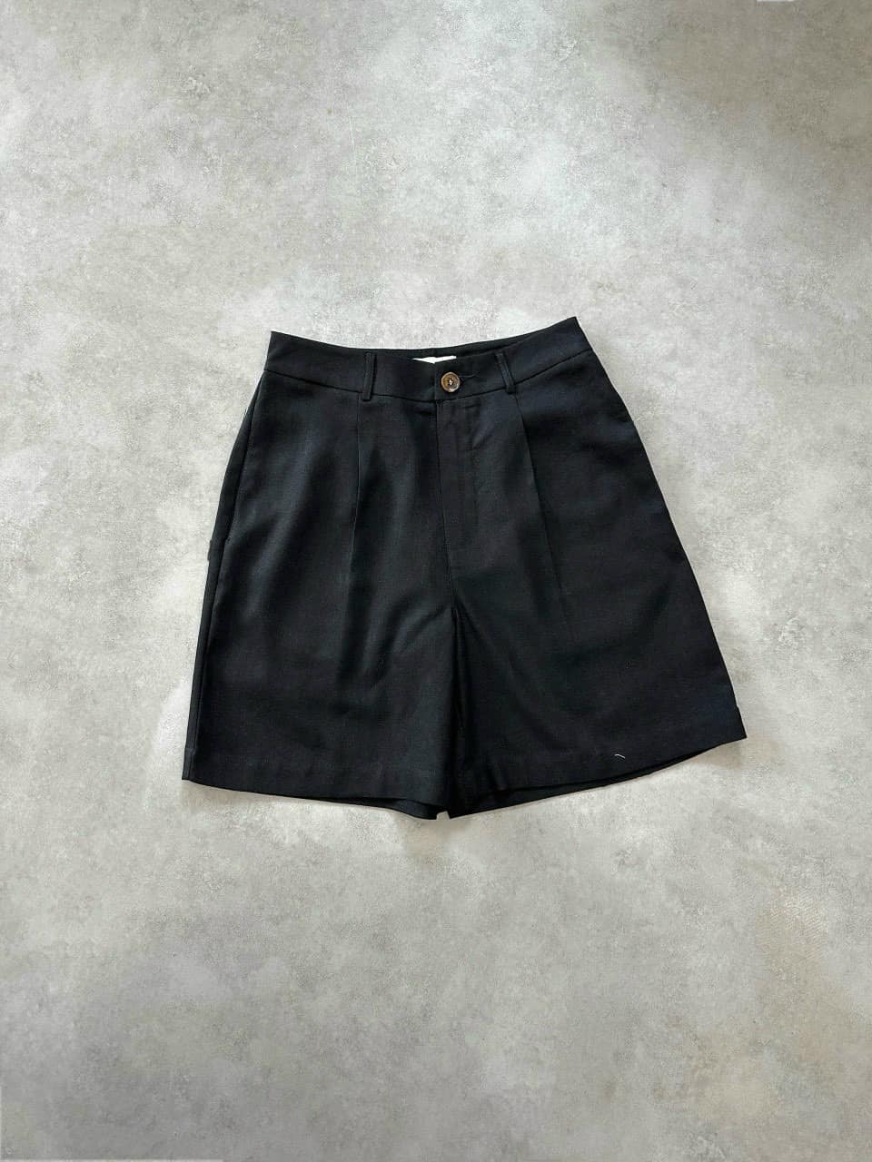 Linen bermuda short