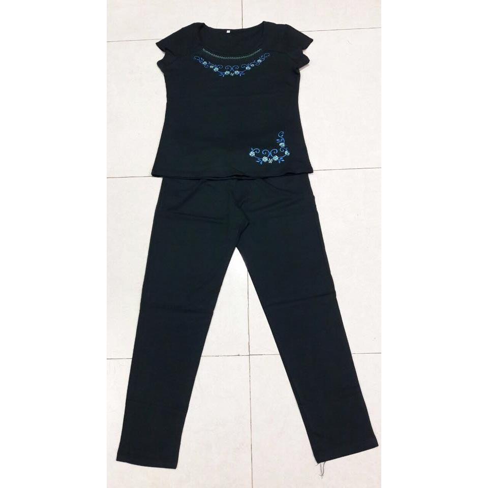 Bộ đồ thun cotton thêu sắc xảo.