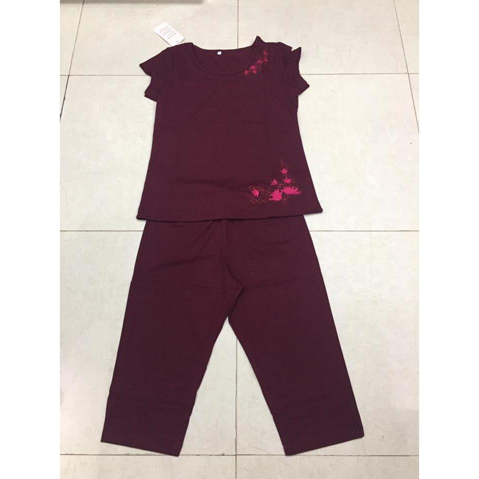 Bộ đồ thun cotton thêu sắc xảo.