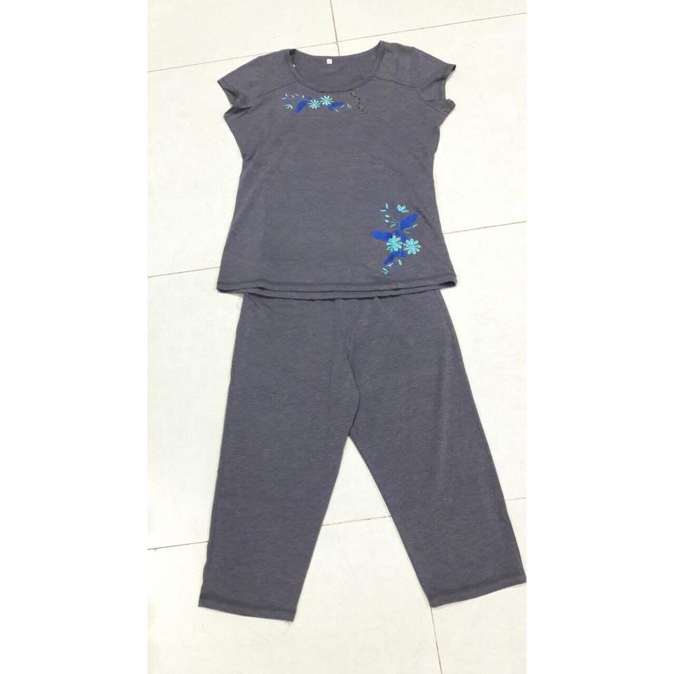 Bộ đồ thun cotton thêu sắc xảo.