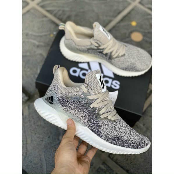 Adidas Alpaboune2018