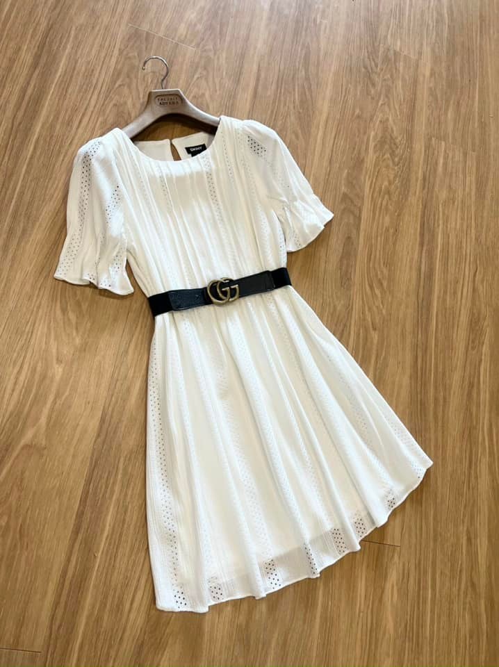 DKNY dress dư xịn.