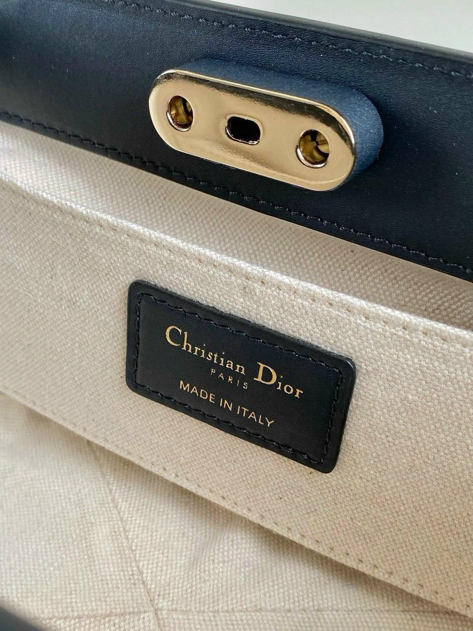 D..I.O.R KEY OBLIQUE SIÊU CẤP