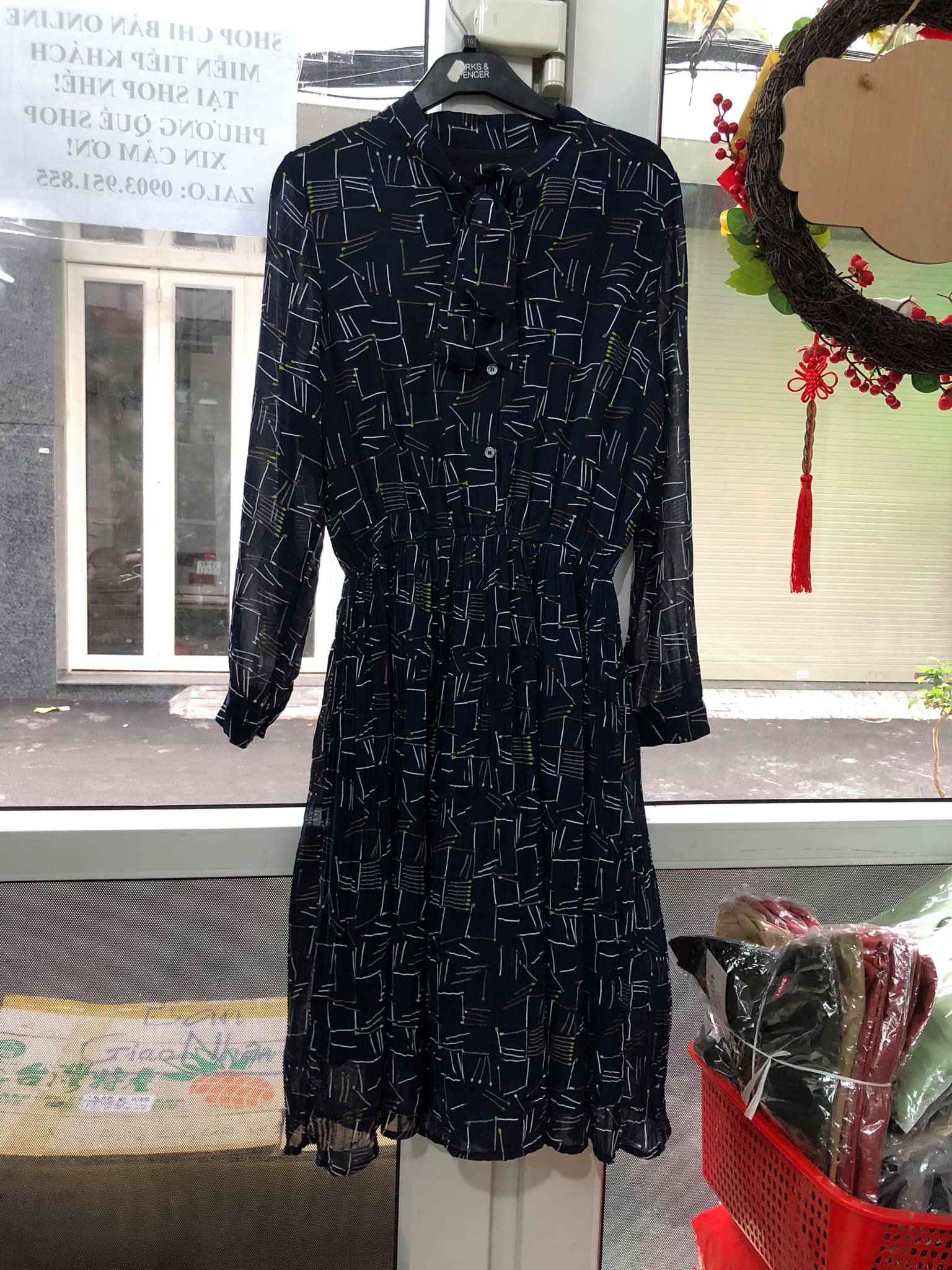đầm voan tầm vài chục chiếc size trung bình M L từ 50-62 hàng HK