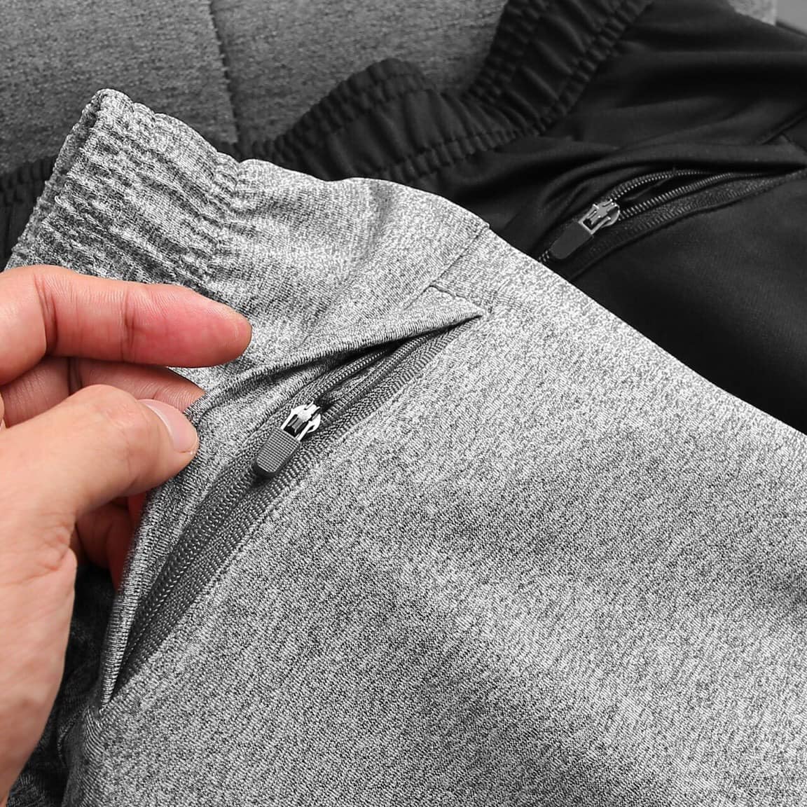 Jogger Puma thun poly 2 da dày mát, co giãn thoải mái. 3 túi khoá kéo
