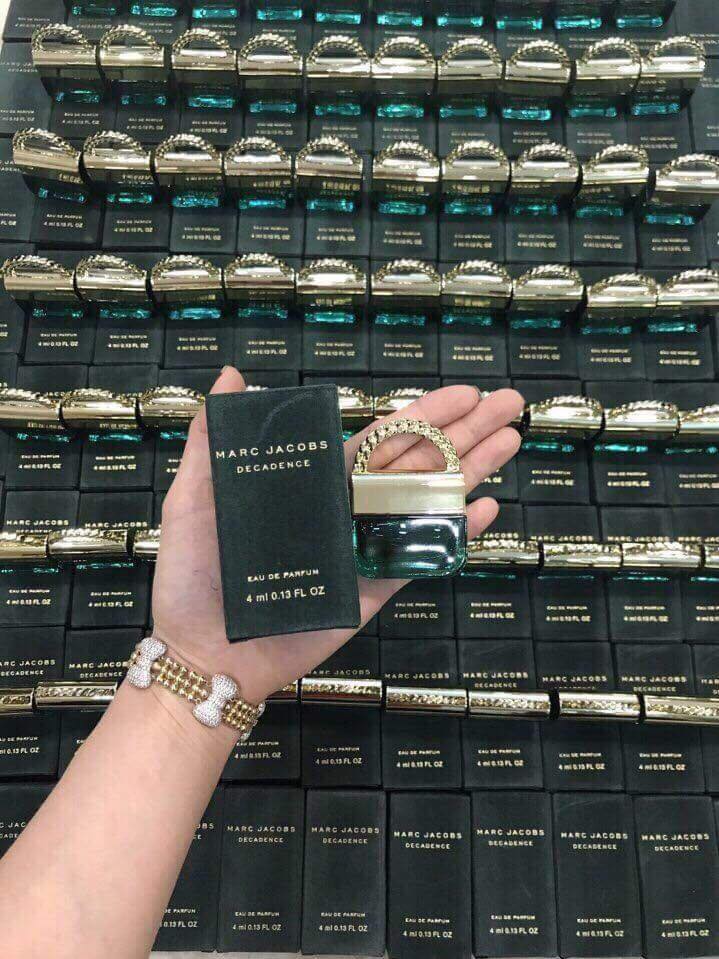 Nước hoa mini Marc Jacobs Decadence EDP 4ml