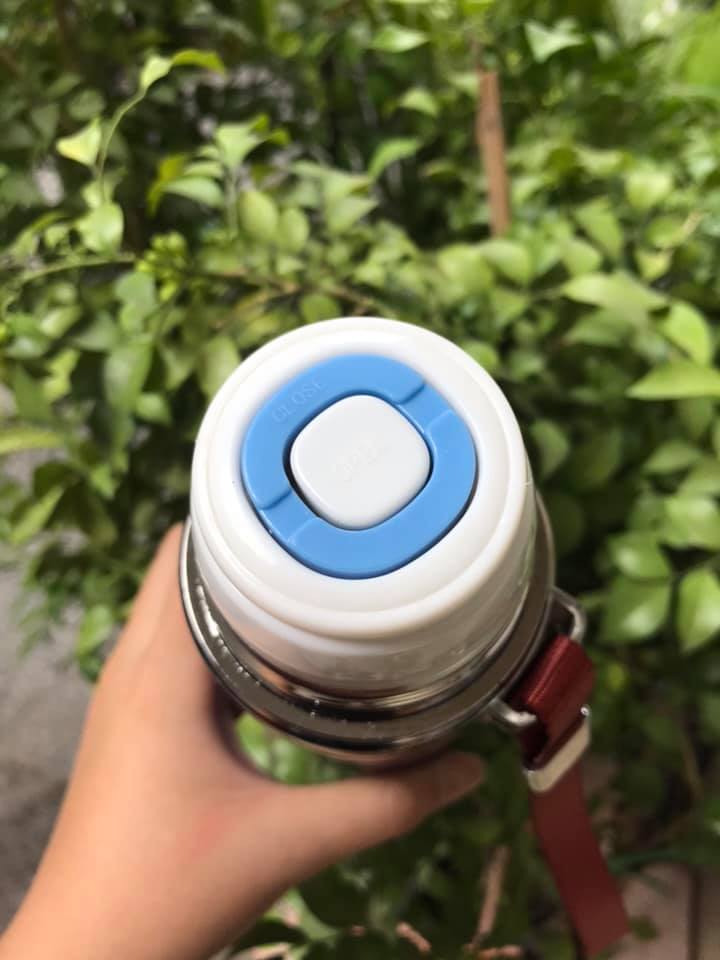 Bình giữ nhiệt nóng lạnh. 
