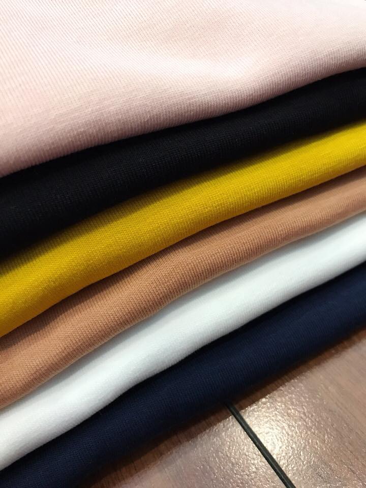 . UNIQLO - ÁO THUN VỀ FORM SUÔN NHƯ WEB