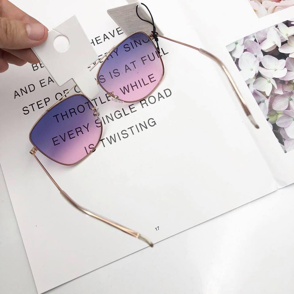 Kính F21 xuất dư nhé khách