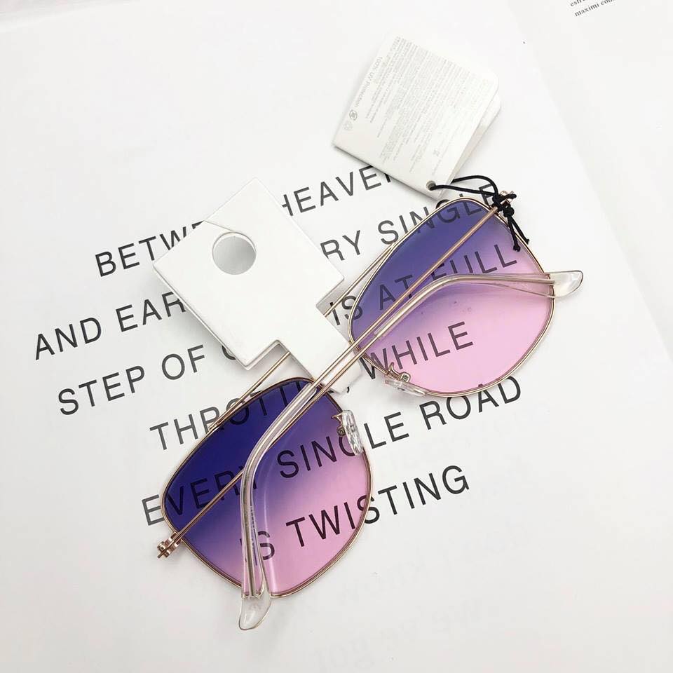 Kính F21 xuất dư nhé khách