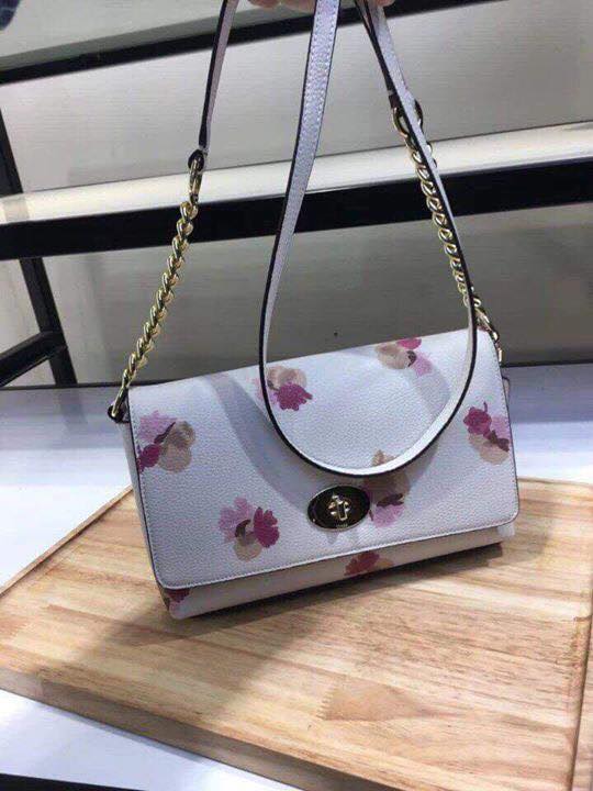 Túi ví xuất dư