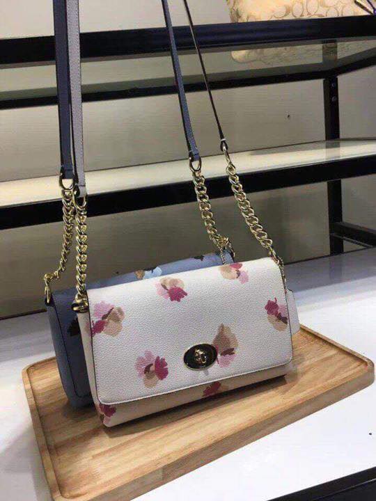 Túi ví xuất dư