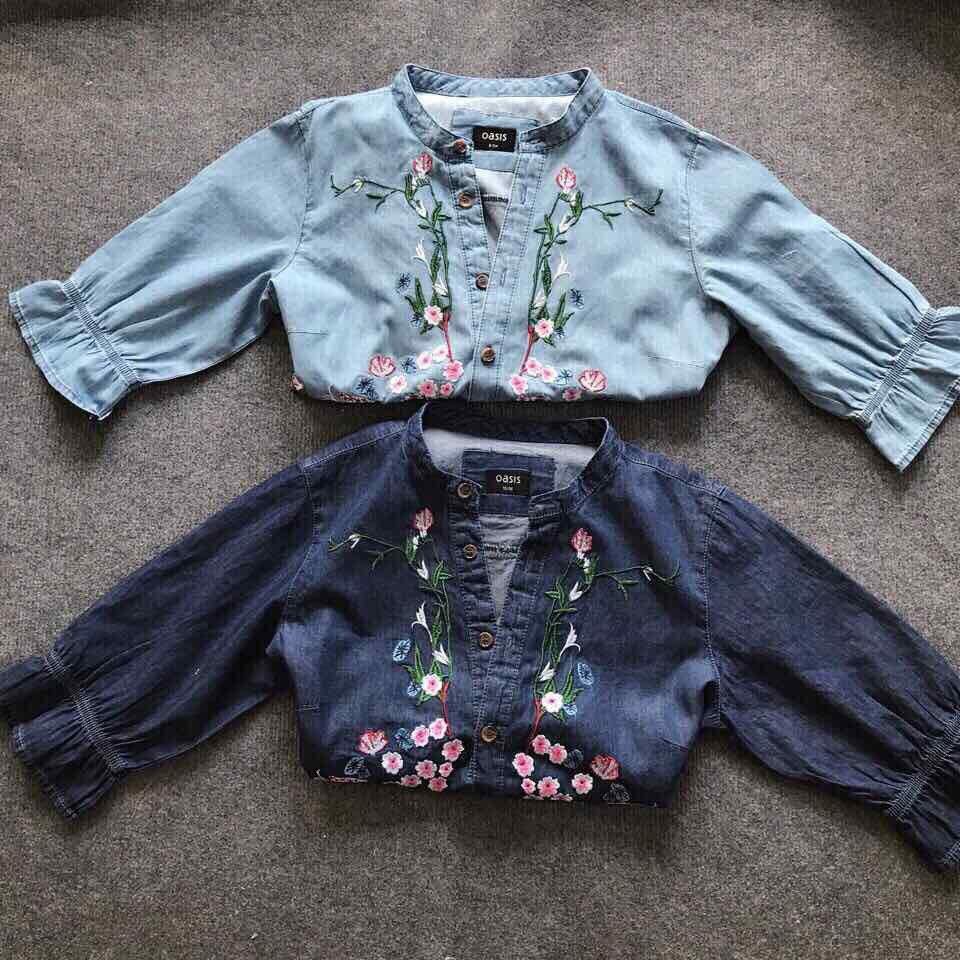Denim thêu form suôn xinh xắn.