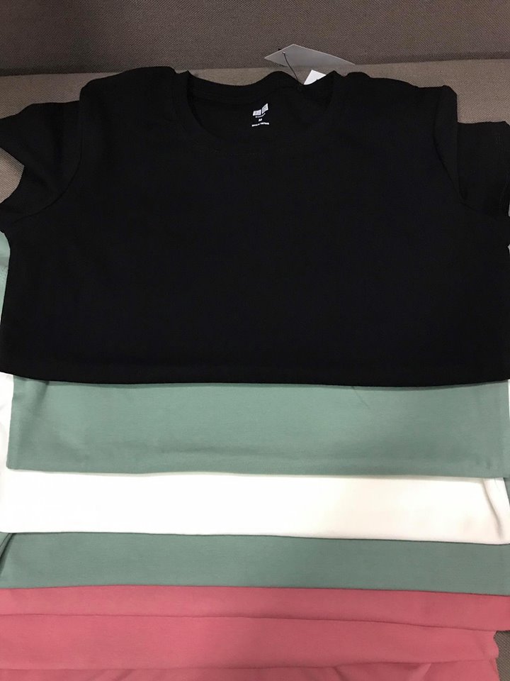 Áo thun UNI thun cotton 100% cổ tim và cổ tròn