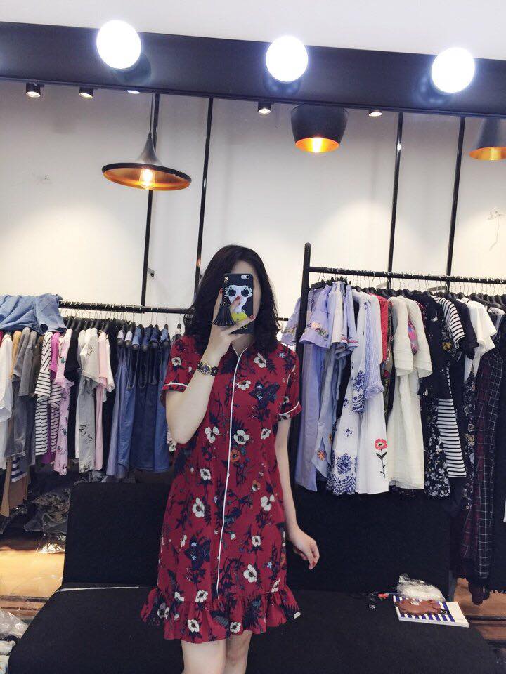 Đầm suôn hạ eo cổ sen xinh xắn