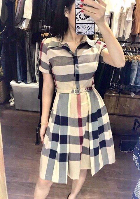 Đầm sơmi họa tiết caro burberry