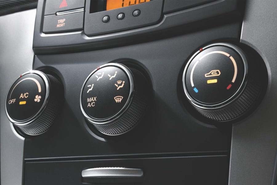 Cách bật điều hòa trên xe ô tô