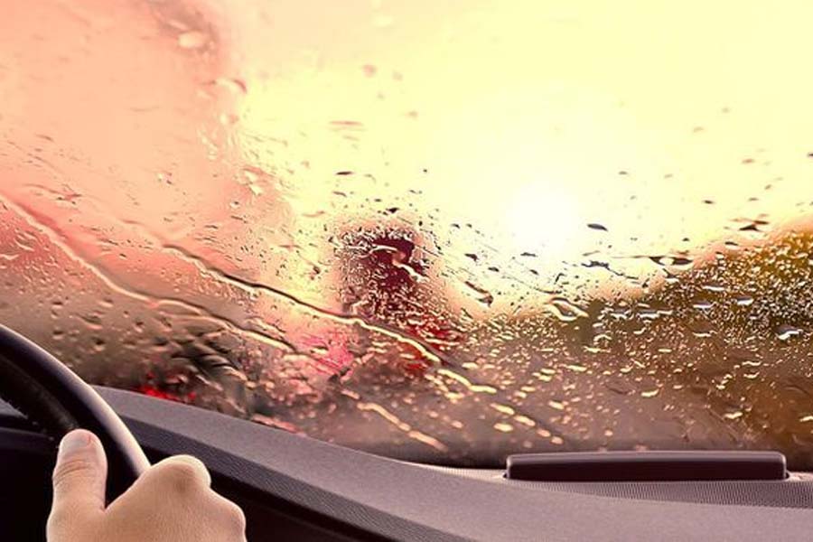 Bật mí cách khắc phục kính lái mờ do bật chế độ sưởi trên ô tô