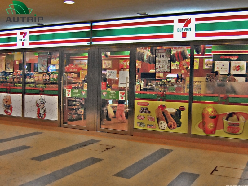 Chuỗi cửa hàng tiện lợi 7 - eleven rất phổ biến mở cửa 24/7 tại Singapore và Malaysia