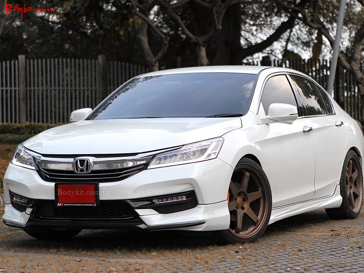 So sánh nhanh Honda Accord 2018 với Accord 2016