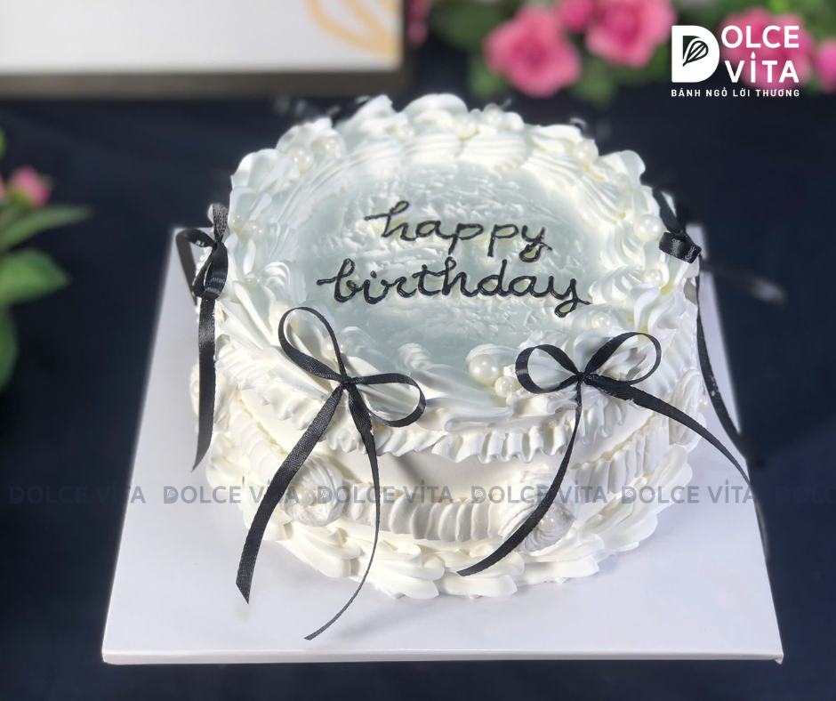[2115] Bánh kem phong cách nữ tính tông trắng với trang trí nơ