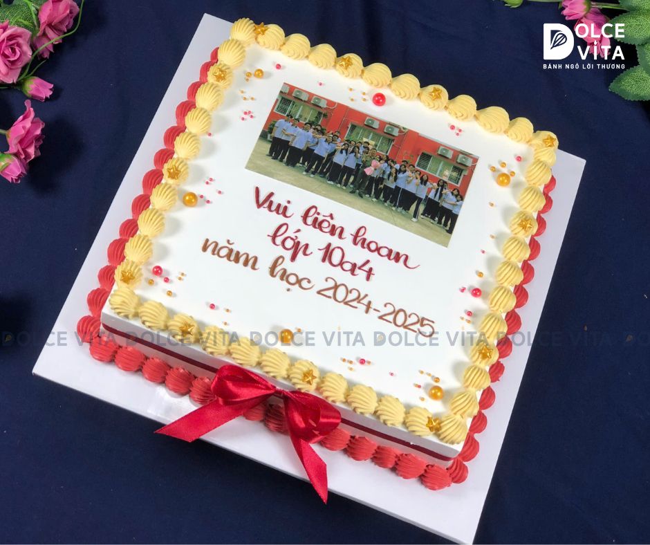 [1327] (60) Bánh kem in hình tập thể dành cho lễ tổng kết, bế giảng năm học