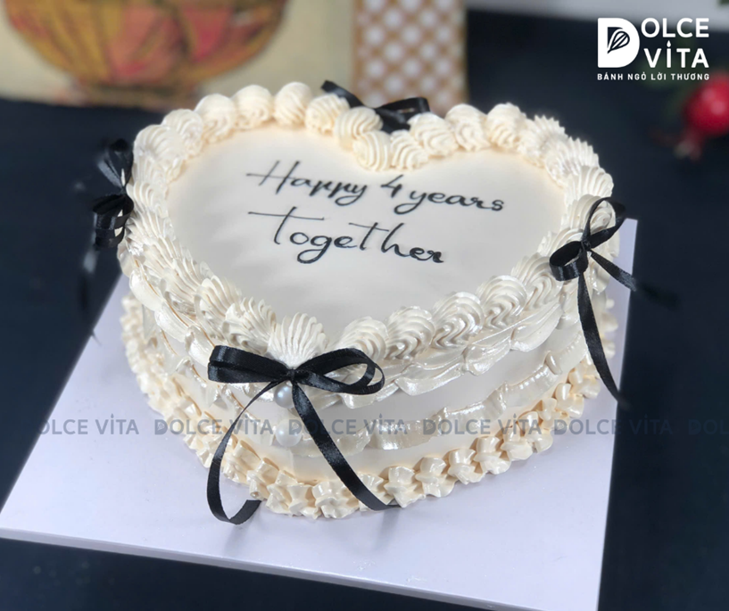 [2927] (40) Bánh hình trái tim tone trắng đen tinh khôi