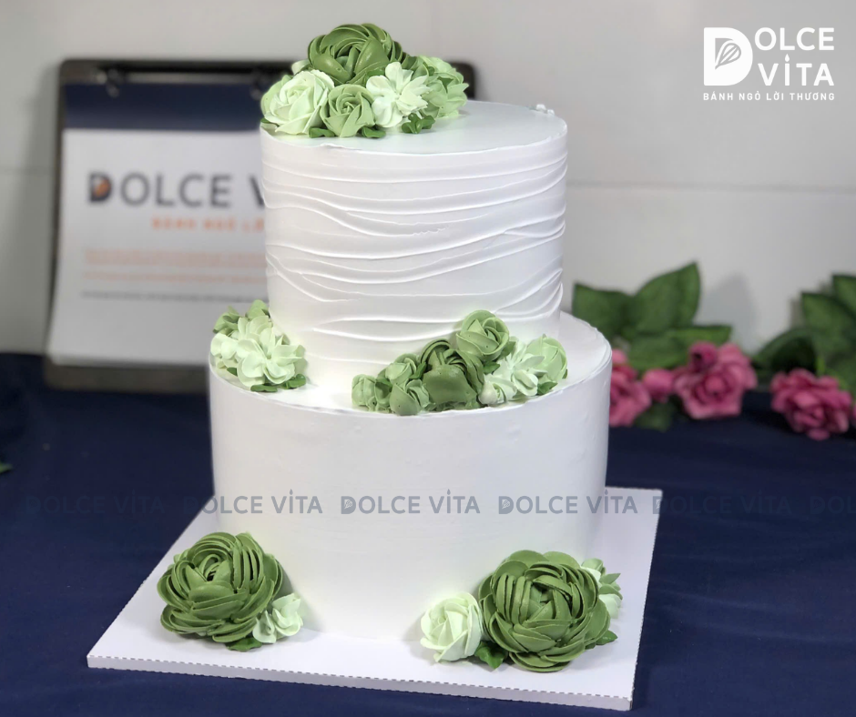 [1919] (250) Bánh tầng trang trí hoa bằng kem tone xanh lá -  phù hợp cho cưới hỏi, sinh nhật mẹ