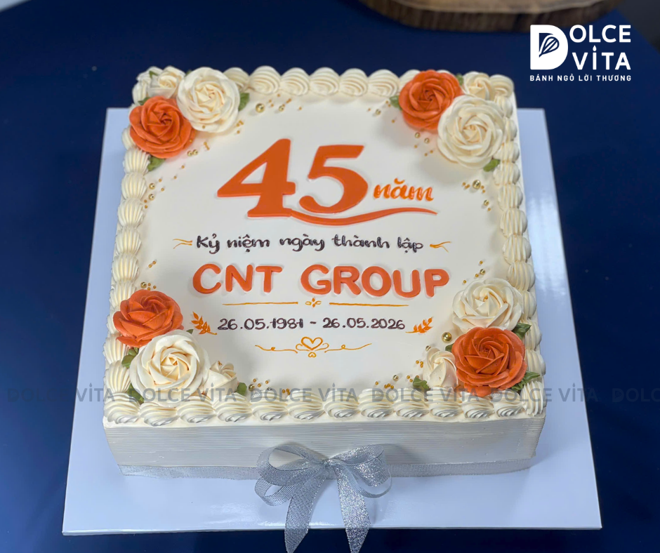 [3058] (120) Bánh hình vuông trang trí hoa kem - Bánh sự kiện doanh nghiệp