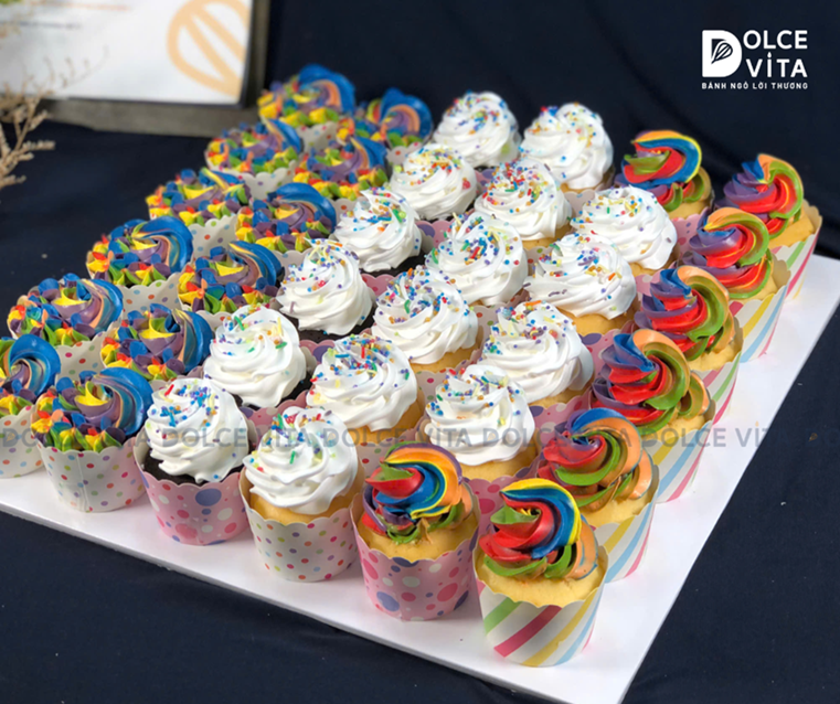 [1817] Set Cupcake trang trí trái tim cầu vồng - dành cho Pride month, cộng đồng LGBT