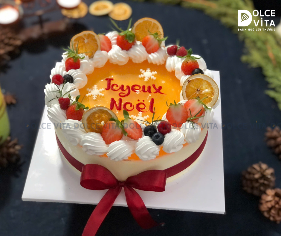 N006 Passion Fruit Mousse (Christmas cake - Bánh giáng sinh/ Noel)