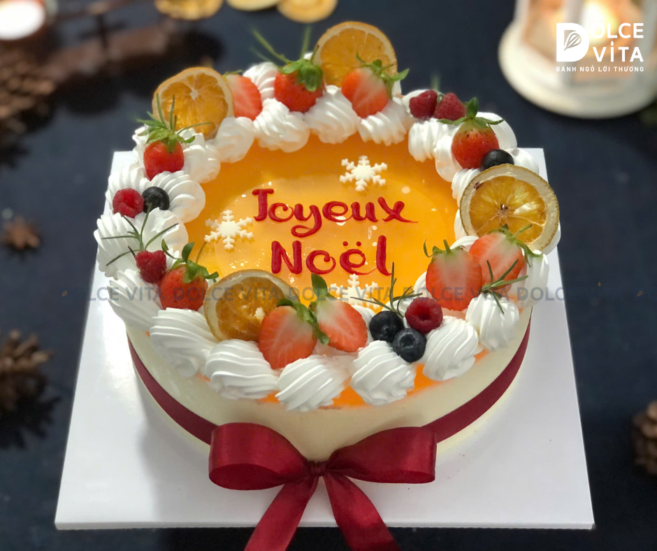 N006 Passion Fruit Mousse (Christmas cake - Bánh giáng sinh/ Noel)