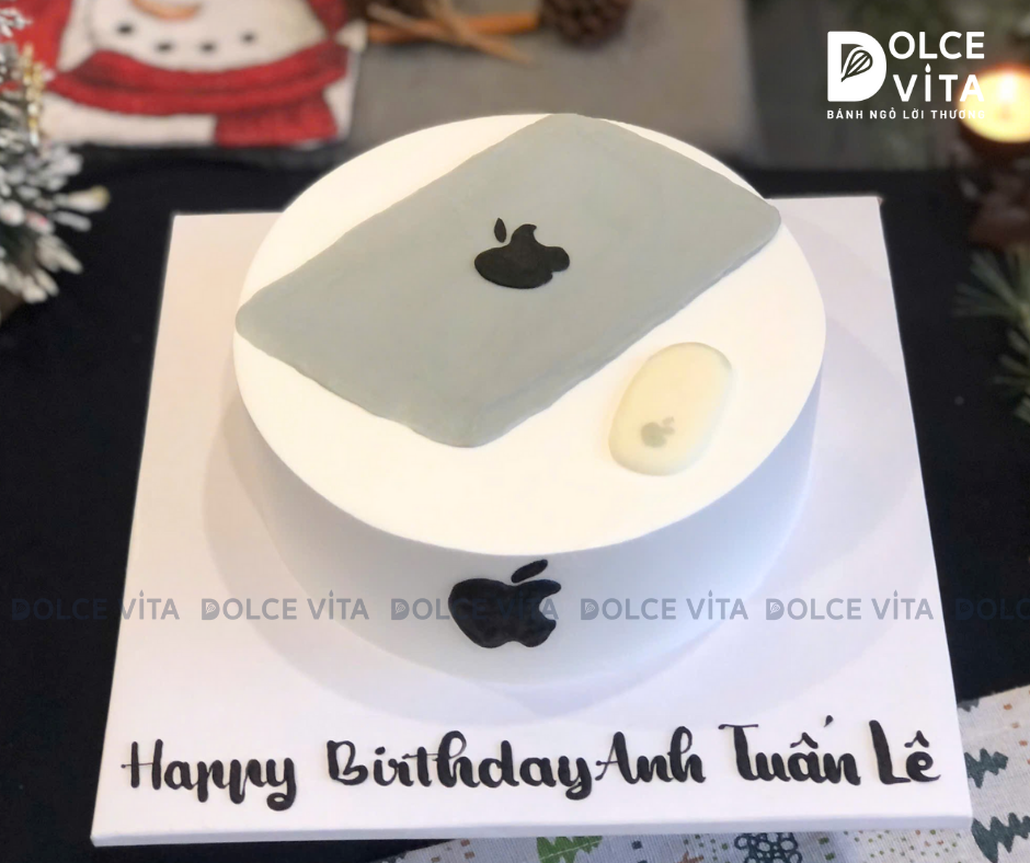 [2834] (70) Bánh kem vẽ hình MacBook – Món quà dành cho tín đồ “quả táo” và người mê công nghệ