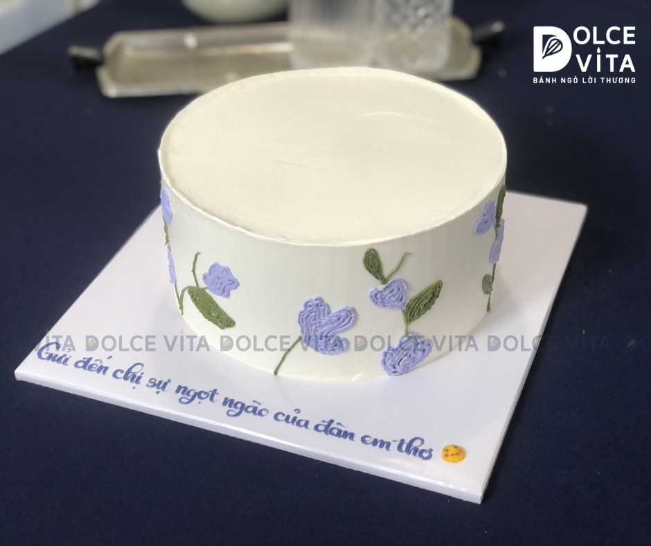 529 Bánh vẽ họa tiết hoa đơn giản