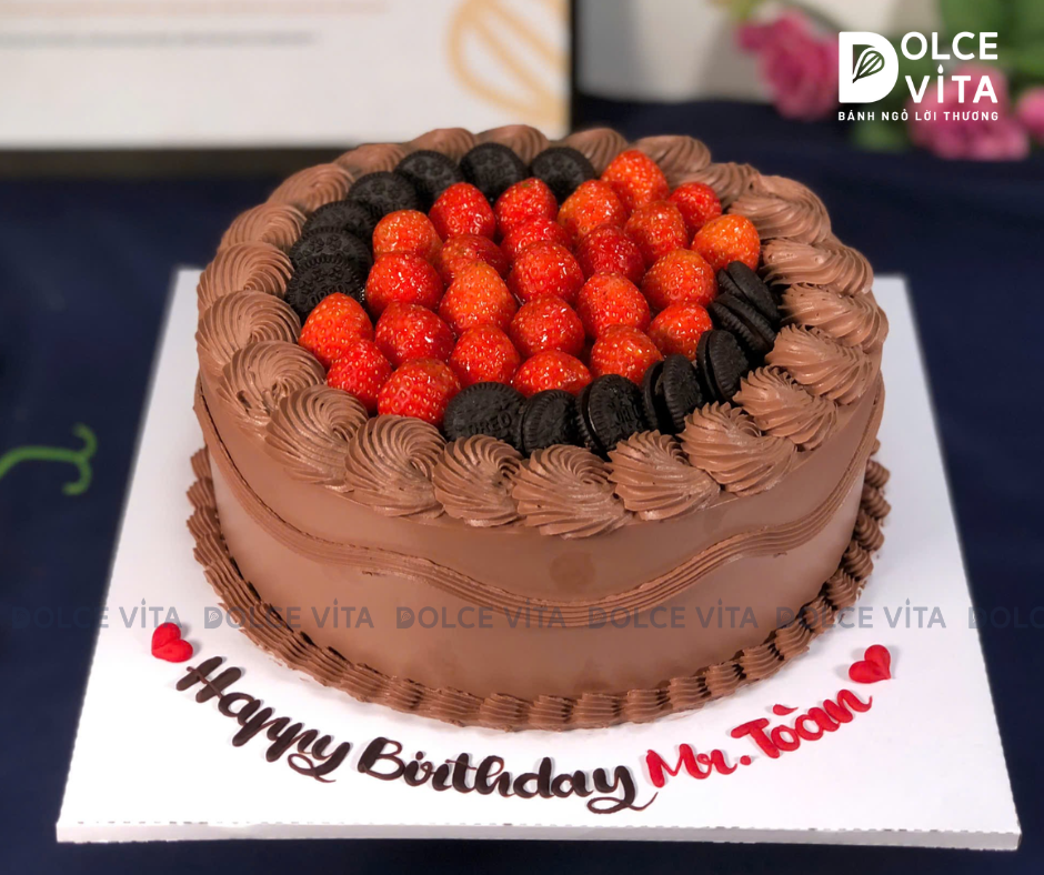 [1959] (60-90-140) Bánh socola trang trí dâu tây