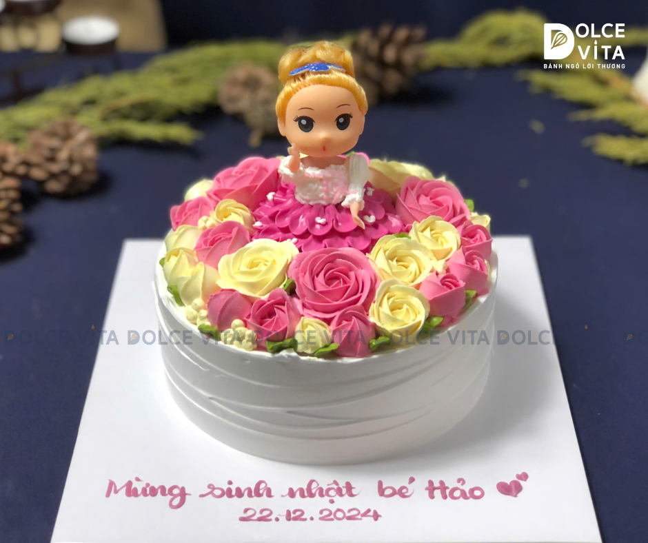 [1843] (80) Bánh Sinh Nhật Búp Bê Bé Gái Tone Hồng