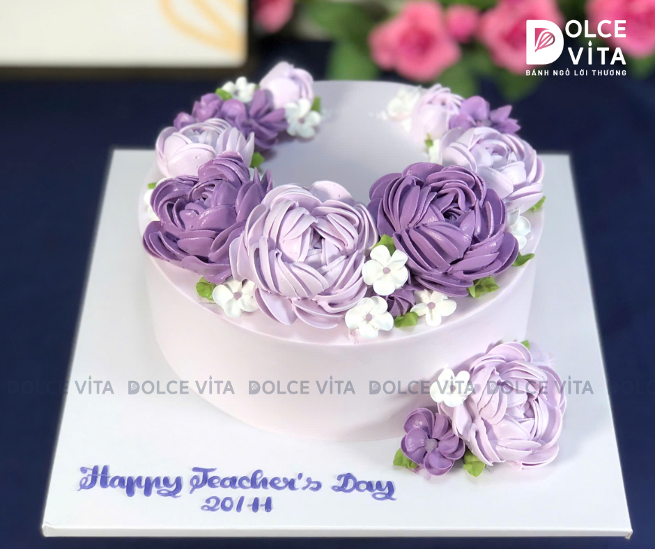 [1287] (SM80-120-180) Bánh kem hoa tươi bằng kem tone tím- Món quà chúc mừng - tri ân