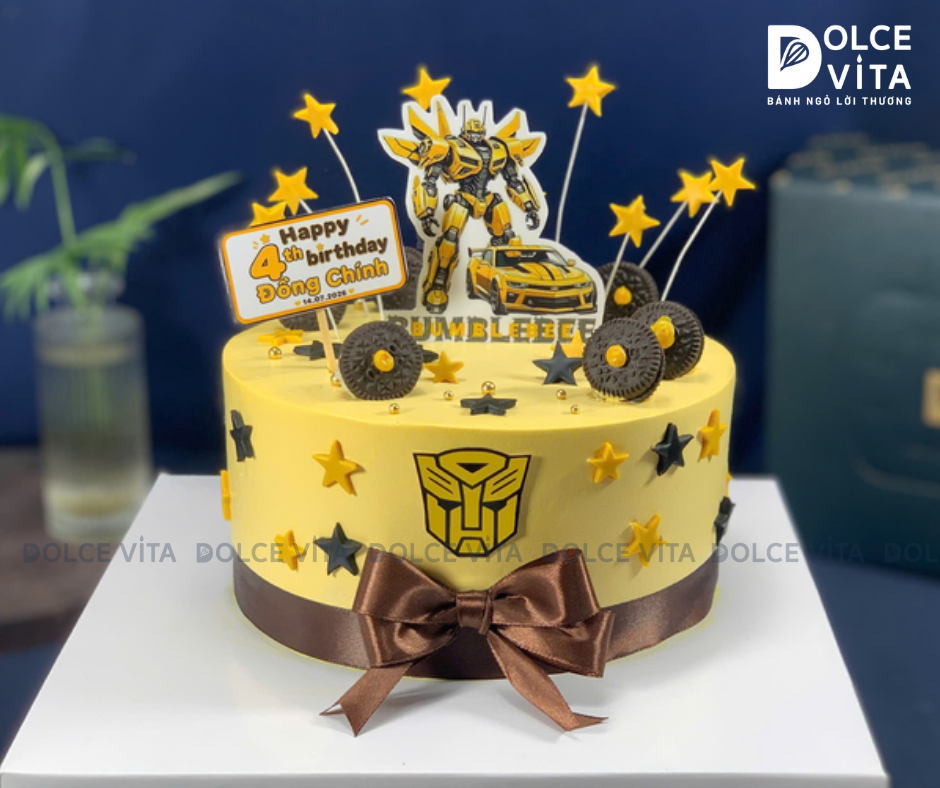 [3116] (140) Bánh kem vẽ robot Bumblebee – Món quà cho fan Transformers