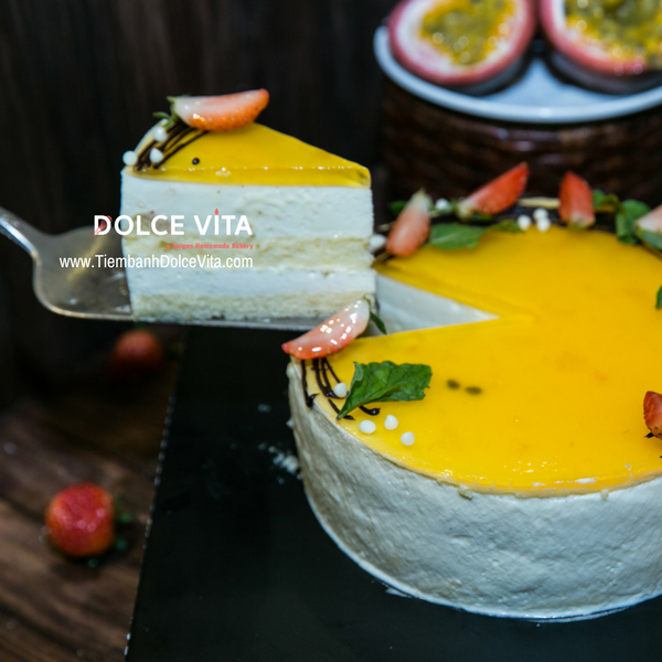 N005 Passion Fruit Mousse (Christmas cake - Bánh giáng sinh/ Noel)