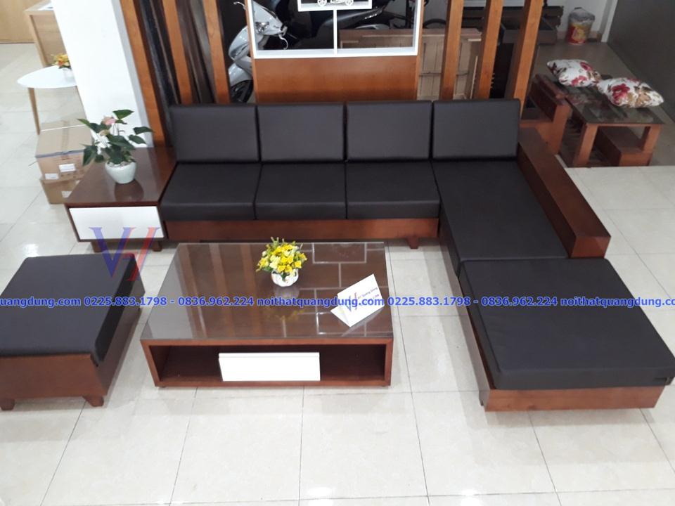 Chiếc sofa gỗ hình chữ L là mẫu sofa được ưa chuộng nhất hiện nay nhờ thiết kế đa dạng và chất liệu gỗ tự nhiên tạo nên sự ấm áp và sang trọng cho không gian sống. Bất kỳ ai cũng đều sẵn sàng chìm đắm trong sự thoải mái và tiện nghi của chiếc sofa này. Thử xem hình ảnh liên quan để khám phá thêm về chiếc sofa gỗ hình chữ L này nhé!