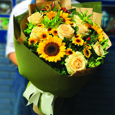 Bo Hoa Hướng Dương Rực Rỡ Va Rạng Ngời Với Sắc Vang Của Hoa Mặt Trời