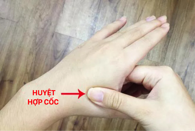 Cách bấm huyệt chữa hội chứng ống cổ tay như thế nào