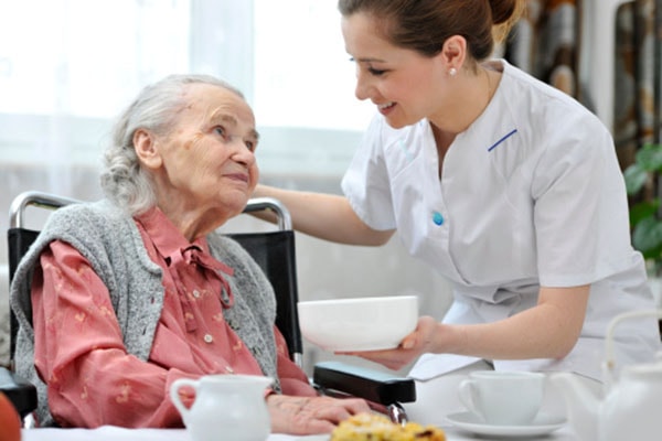 Cách chăm sóc bệnh tai biến mạch máu não như thế nào