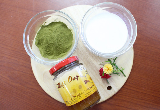 Cách làm trắng da bằng mật ong và sữa tươi an toàn hiệu quả