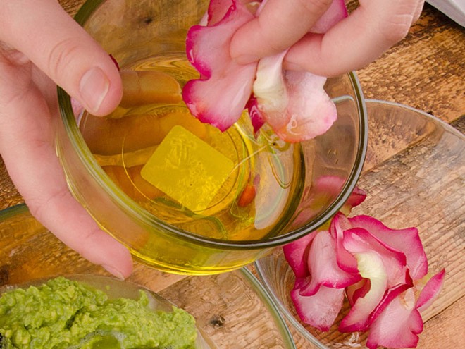 Cách làm trắng da toàn thân bằng mật ong hiệu quả