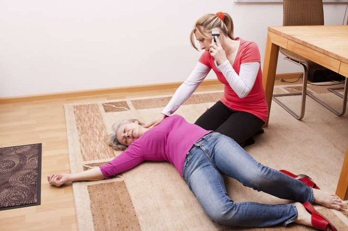 Cách sơ cứu người bị tai biến mạch máu não như thế nào